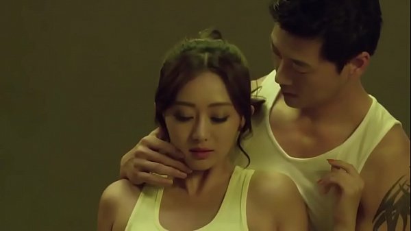 Gái xinh lén chồng địt anh PT đẹp trai