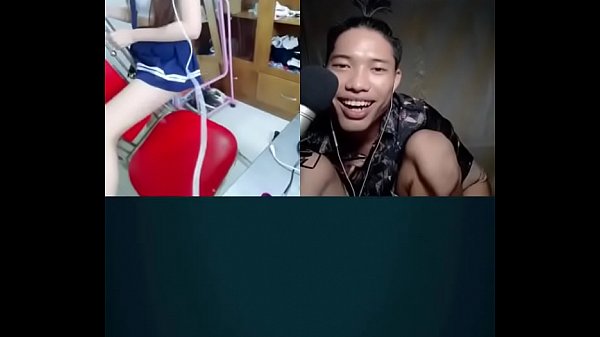 Livestream tự sướng với ghế trả kèo cho bạn trai