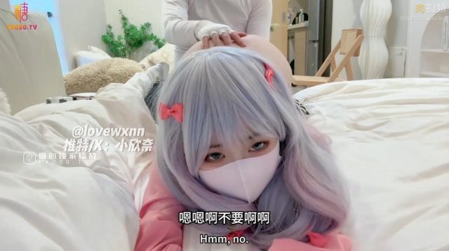 Em cosplayer loli căng bướm với cây hàng to dài của anh người yêu